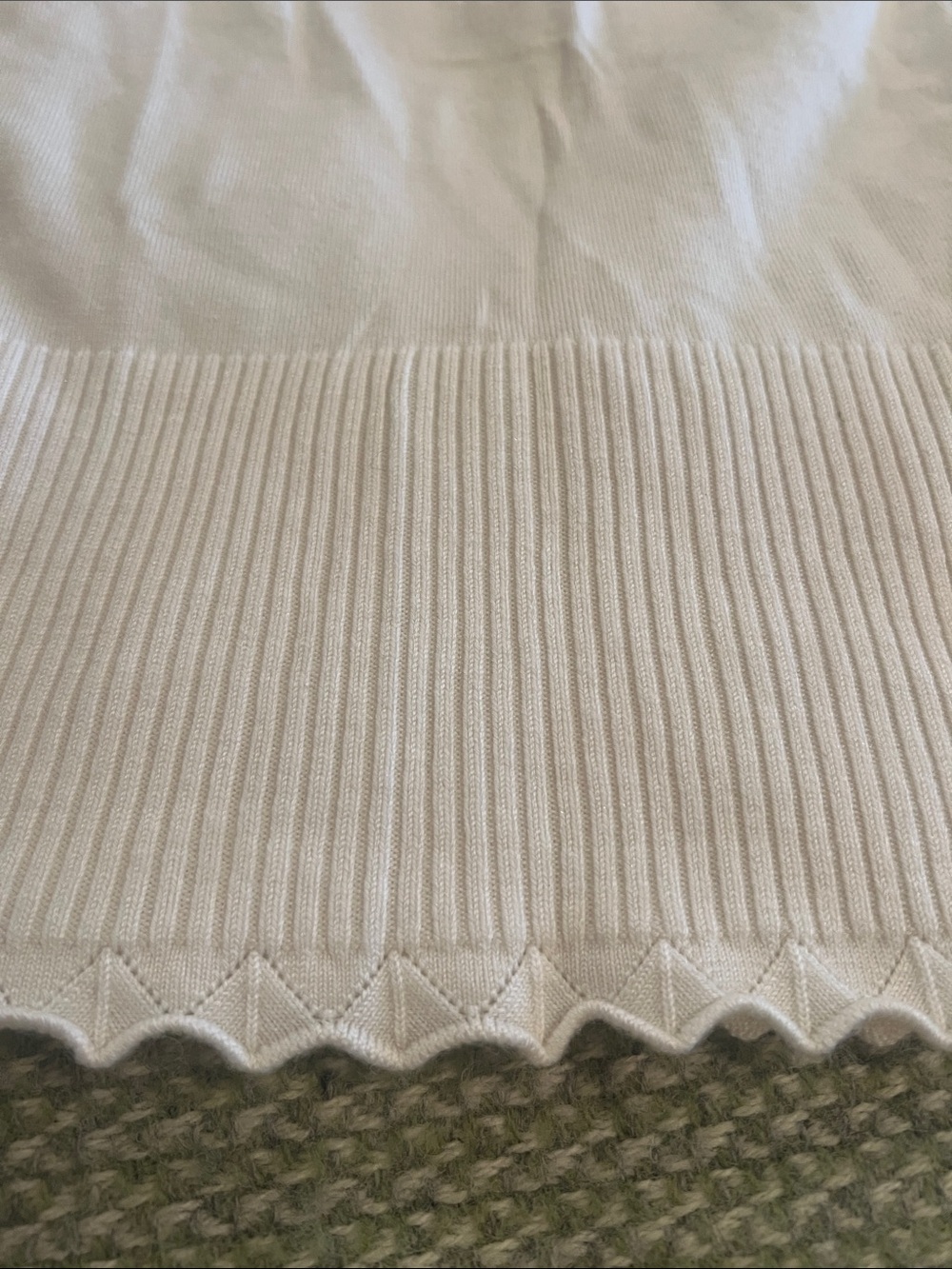One-Shoulder White Ribbed Knit Tank - Picture 3 of 3